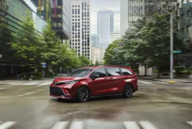 現款《Toyota Sienna》價格讓你懷疑人生 新年式送測 新增四驅車