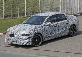 寬體 低趴 900 匹！純電《Mercedes-AMG E-Class》改用AMG.EA平台 徹底揮別EQE圓潤造型