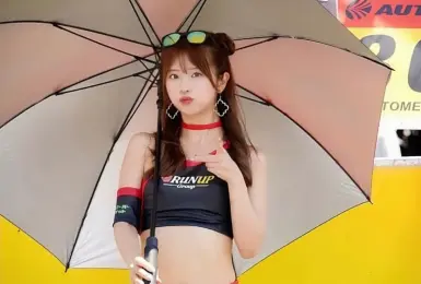 【國王車訊】車模美女收集 RUNUP CLOVER VELICA 朝倉咲彩