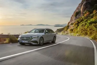 旗艦科技下放！《Mercedes-Benz E-Class》星耀版 最高升級逾18萬配備 全面標配夜色套件