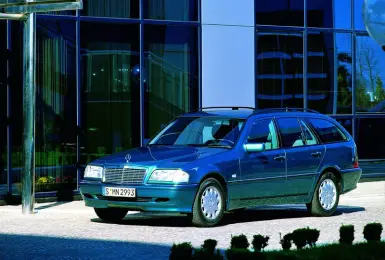 純電《Mercedes-Benz C-Class》僅提供轎車 50年旅行車傳統不敵市場現實