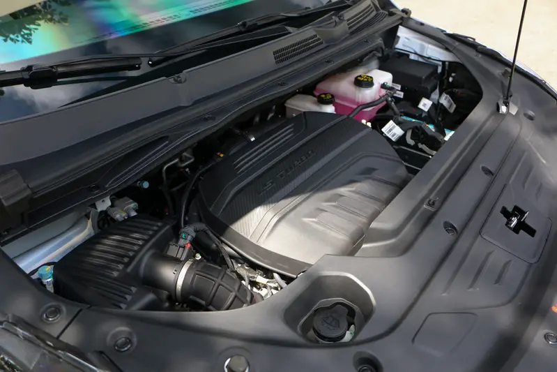 ▲ 引擎排氣量1,490 c.c.，在台灣屬於 1.2&ndash;1.8L 的稅金級距，每年牌照稅與燃料稅共為11,920元，是目前台灣市場上，稅賦最低的廂型車。相較於動輒2.0的中型休旅車，稅賦上更有優勢。