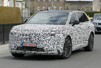 這不是Lexus吧！？首款純電七人座曝光 貼牌Toyota Highlander EV 還能搞出啥花樣