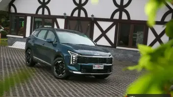 小改款《Kia Sportage Turbo-Hybrid Signature》油電車試駕報導｜馬力大又省油 E-VMC電控底盤讓行路質感大躍進！