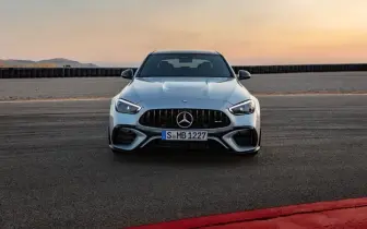 AMG 終於認錯？V8 引擎強勢回歸，但 C63 已經回不去了