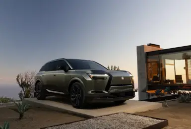 不只寧靜更有樂趣！《Lexus TZ》三排座純電休旅車 導入 手排模式 模擬聲浪 後輪轉向 5.1米大塊頭也有駕駛樂趣
