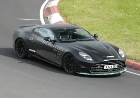 挑戰V12引擎性能巔峰！《Aston Martin Vanquish S》性能版原型車現身紐柏林