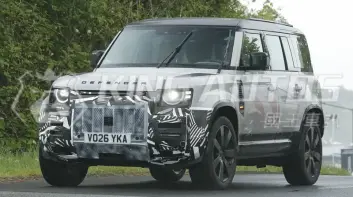 二次小改款《Defender 110》新增2+2四人座 車尾多了尾翼 預計2027年發表