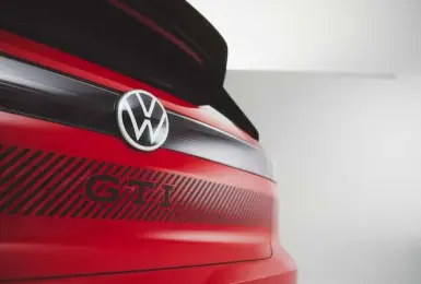 Volkswagen 電動 Golf 延後登場！GTI 與 Golf R 純電版還得再等等