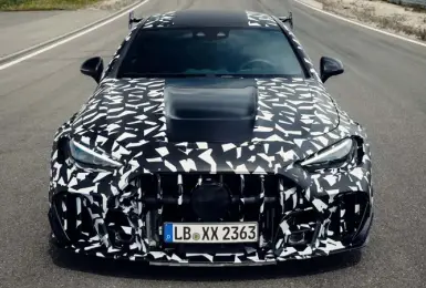 Mercedes-AMG 最狂雙門跑車曝光！650 匹 V8 猛獸準備登場