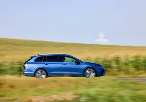 限時大砍12萬！《Volkswagen Golf Variant》與掀背車同價 翹臀免費升級