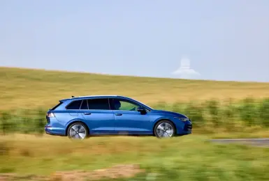 限時大砍12萬！《Volkswagen Golf Variant》與掀背車同價 翹臀免費升級
