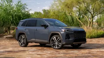 降風阻 更省油！愛信為《Toyota RAV4》推出常見於超跑的主動式前導流翼