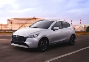 調降5萬！MAZDA2 淬鍊版 64.9 萬元搶攻都會掀背市場