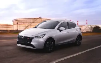 調降5萬！MAZDA2 淬鍊版 64.9 萬元搶攻都會掀背市場