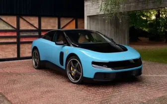 躍馬史上首款「4門5座」極簡轎跑！《Ferrari Luce》四馬達 1,050匹 60項專利 風洞淬鍊5年降臨
