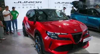 280匹 僅1.6僅噸《Alfa Romeo Junior Elettrica 280 Veloce》純電鋼砲強勢壓境！189.8萬元