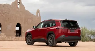 中東局勢影響｜Toyota RAV4與HiLux等主力車型 半年內大幅減產