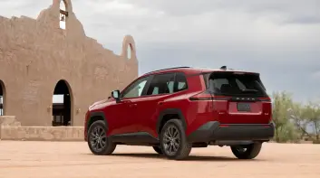 中東局勢影響｜Toyota RAV4與HiLux等主力車型 半年內大幅減產