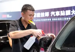 刀尖上的頂尖對決！全台最強3M貼膜大師現身 保桿、照後鏡複雜曲面都完美收邊！