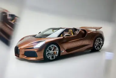 Bugatti 打造《小王子》主題超跑！全球獨一無二的 W16 Mistral 藝術品