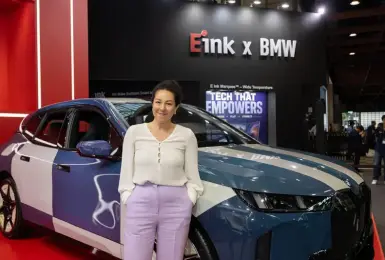 車色貼膜落伍了？BMW 攜手台灣元太科技 用 3D 曲面電子紙讓車身一秒換裝