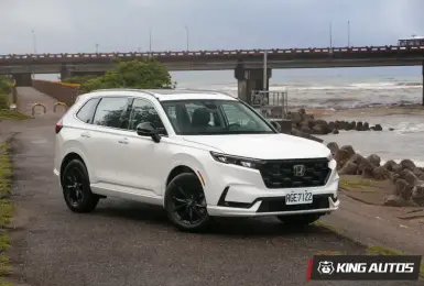 《 Honda CR-V e：HEV Prestige》試駕報導｜別變看似沒變的外觀騙了 踩下油門那刻起就愛上她！