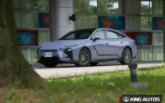 全新《Lexus ES 300h》試駕報導｜更大更省油 顛覆你對豪華轎車的想像