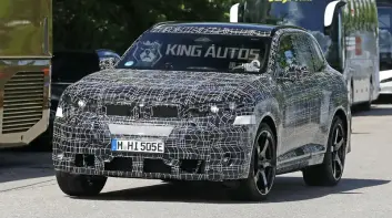 上看800匹的純電巨獸！全新《BMW iX5 M》大卡鉗配跑胎透露性能野心