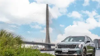 《Kia Sorento》1.6T油電門檻降10萬 中階免費升級通風椅 本周末6/13-14全台Kia展示中心同步發表