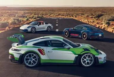 純手工打造！《Porsche》推三款《玩具總動員》客製化911 布紋、排檔桿細節美炸！