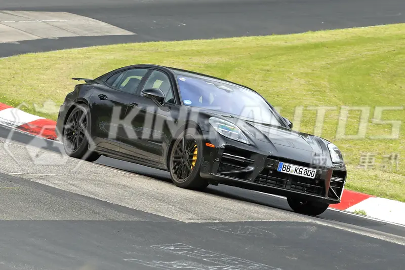 實體按鍵全拔掉？小改款《Porsche Panamera》內裝首次曝光 經典V8 GTS有望以PHEV續命