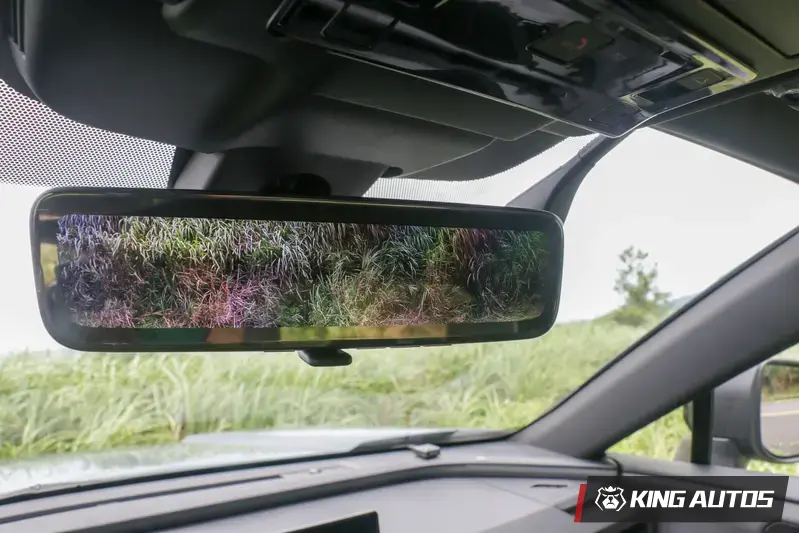 電子式後視鏡可以充當行車紀錄器使用