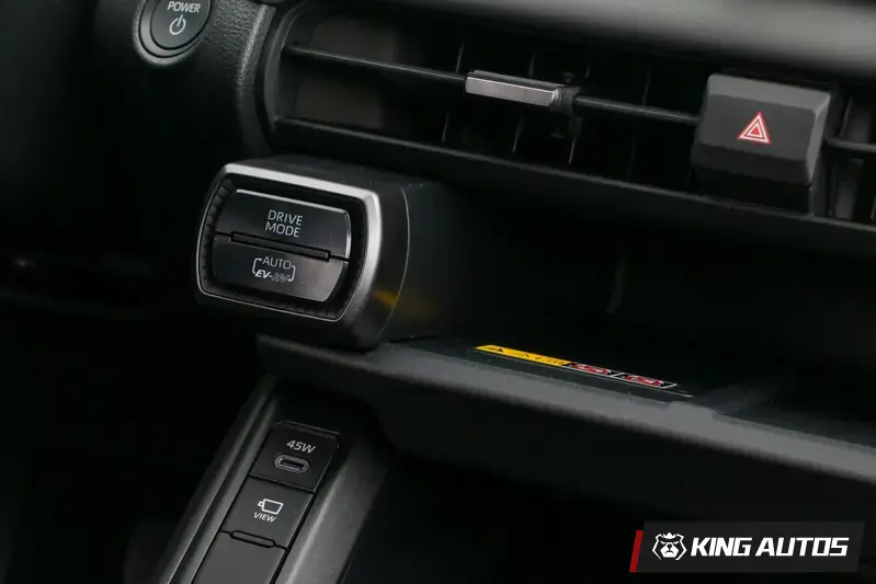純電模式在下方的AUTO按鍵切換