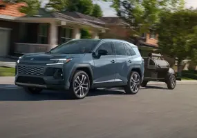 《Toyota RAV4》衍伸皮卡的兩難｜不甘讓Ford  Maverick獨贏 又怕像Hyundai Santa Cruz滯銷