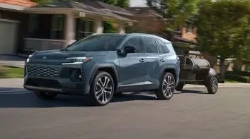 《Toyota RAV4》衍伸皮卡的兩難｜不甘讓Ford  Maverick獨贏 又怕像Hyundai Santa Cruz滯銷