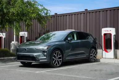 Volvo導入即插即充功能！插上充電槍就能自動付款