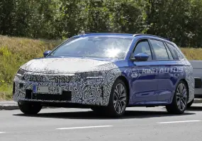 純電再等等！《Skoda Octavia Combi》2次小改款續命 車頭換上最新設計語彙