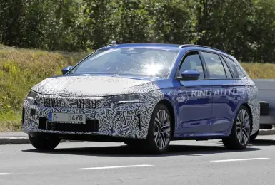 純電再等等！《Skoda Octavia Combi》2次小改款續命 車頭換上最新設計語彙