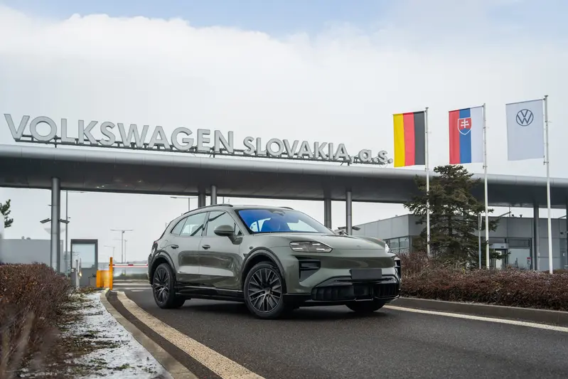 斯洛伐克工廠生產純電動力的Cayenne Electric，之後打算移回德國生產