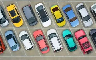 美國人最愛買什麼車色？這色穩坐冠軍，鮮豔車色越來越少見