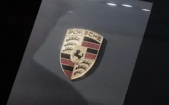 增程 純電 純油一把抓！《Porsche》全功能動力專利曝光 V8引擎兼具純電與增程四模式切換