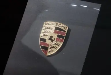 增程 純電 純油一把抓！《Porsche》全功能動力專利曝光 V8引擎兼具純電與增程四模式切換