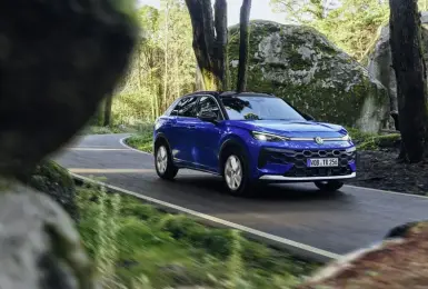 實車進展間！大改款《Volkswagen T-Roc》預售 預售價待公布
