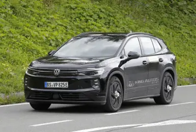 經典回歸 ！《Volkswagen ID. Tiguan》車名 按鍵 車門把手都改回來了！