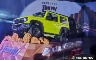 不只越野 也懂通勤！小改款《Suzuki Jimny》維持84.9萬元 升級LV.2 9吋中控螢幕 支援無線Apple CarPlay
