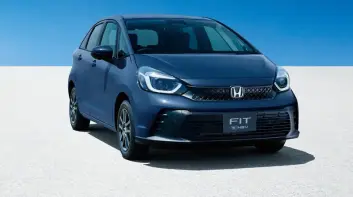 小柴犬兇起來！日規小改款《Honda Fit》RS套件下放 車漆質感再精進