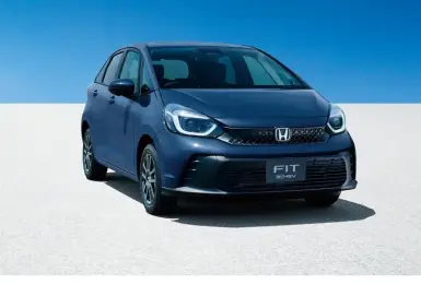 小柴犬兇起來！日規小改款《Honda Fit》RS套件下放 車漆質感再精進