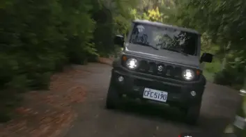 小改款《Suzuki Jimny》試駕報導｜安全&科技配備更全面 越野小車日常使用更愜意