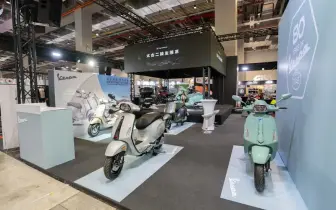 Vespa GTS 80周年特仕版首度亮相 領軍全新180引擎車系現身2026國際重機展